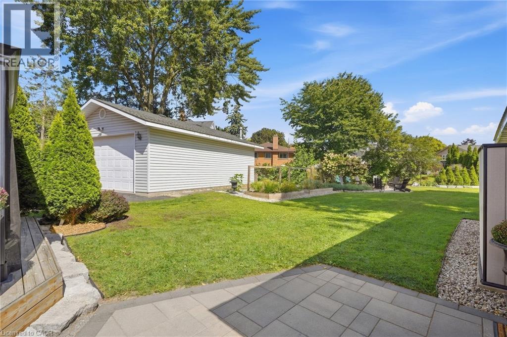 15 Linton Place, Kitchener, Ontario  N2B 2K1 - Photo 45 - 40862024