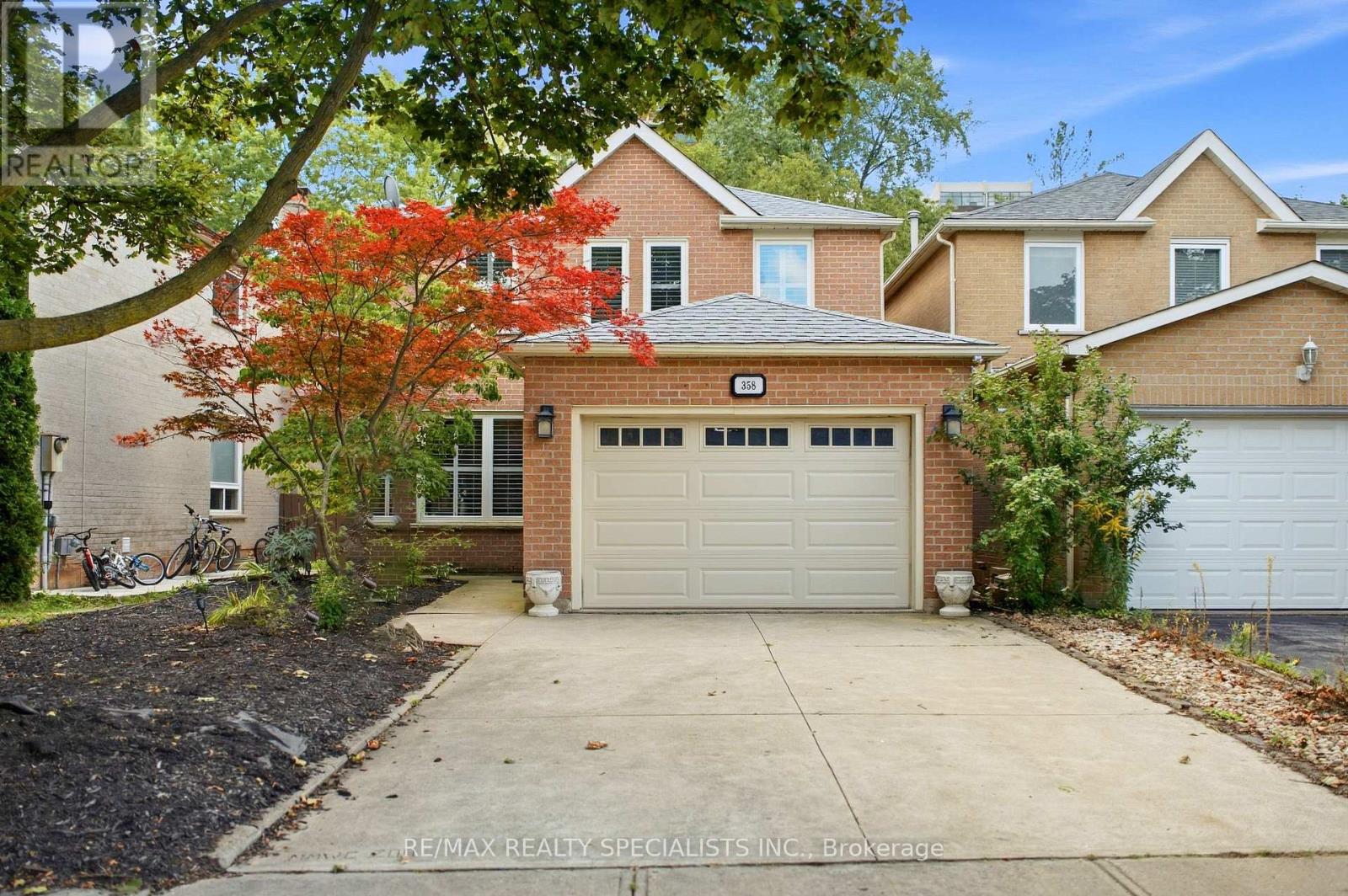 358 ERIN STREET, Oakville, Ontario