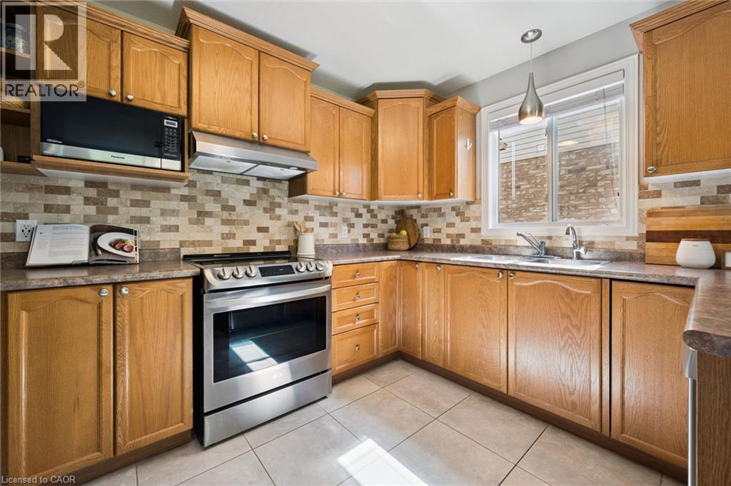642 Interlaken Drive, Waterloo, Ontario  N2T 2Y5 - Photo 14 - 40863036