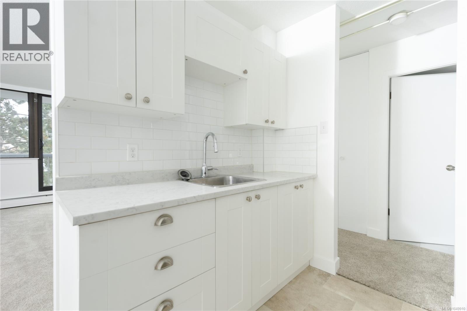 303 647 Michigan St, Victoria, British Columbia  V8V 1S9 - Photo 9 - 1049910