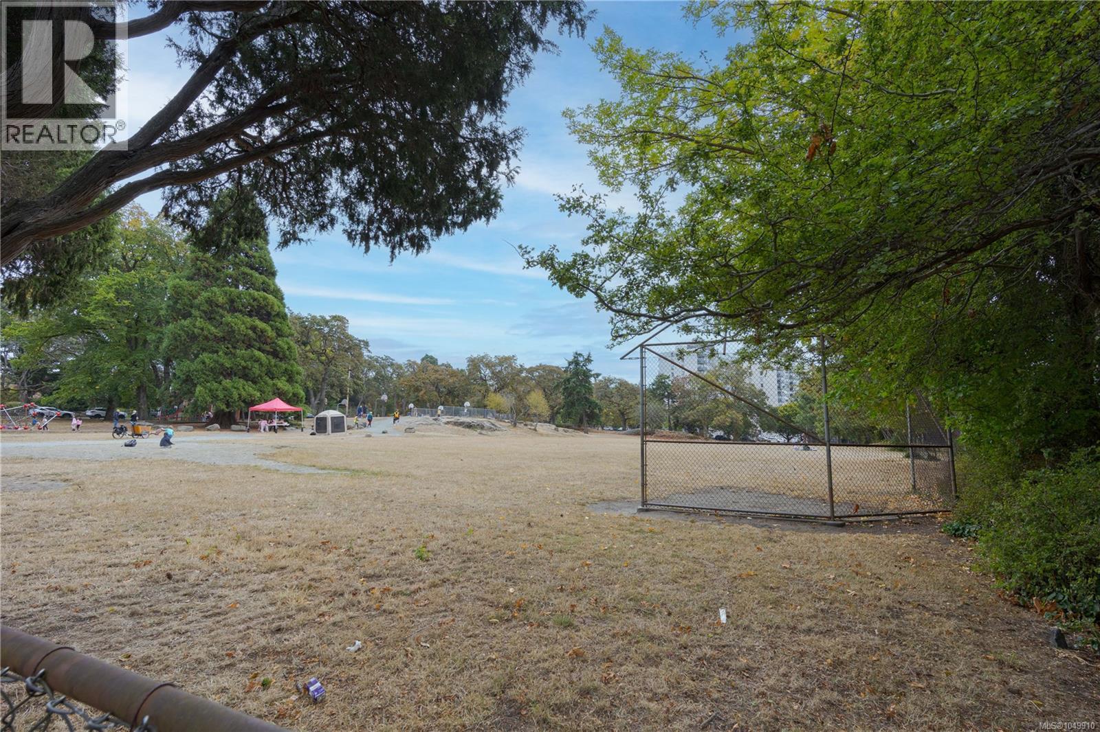 303 647 Michigan St, Victoria, British Columbia  V8V 1S9 - Photo 21 - 1049910