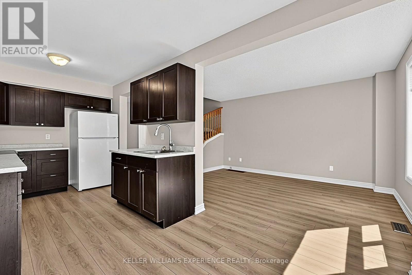 201 Stanley Street, Barrie, Ontario  L4M 6X9 - Photo 12 - S13779014
