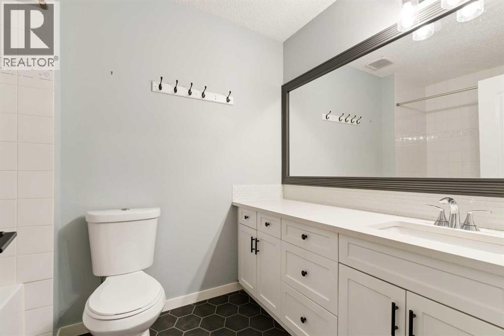 36 Richelieu Court Sw, Calgary, Alberta  T3E 7E9 - Photo 19 - A2342557