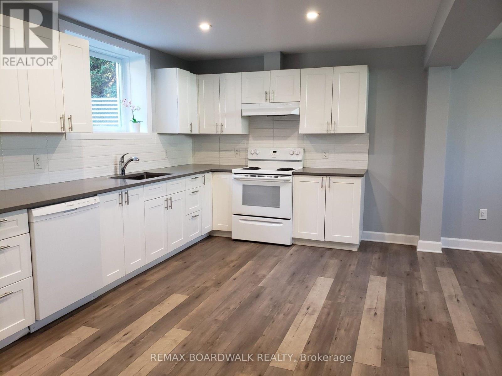 15b Dowdall Crescent, Ottawa, Ontario  K2S 1T9 - Photo 3 - X13788972