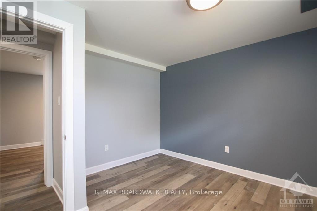 15b Dowdall Crescent, Ottawa, Ontario  K2S 1T9 - Photo 8 - X13788972