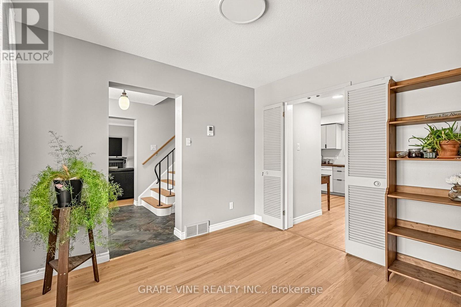 1323 Fernwood Drive, Ottawa, Ontario  K1V 7J8 - Photo 10 - X13788980