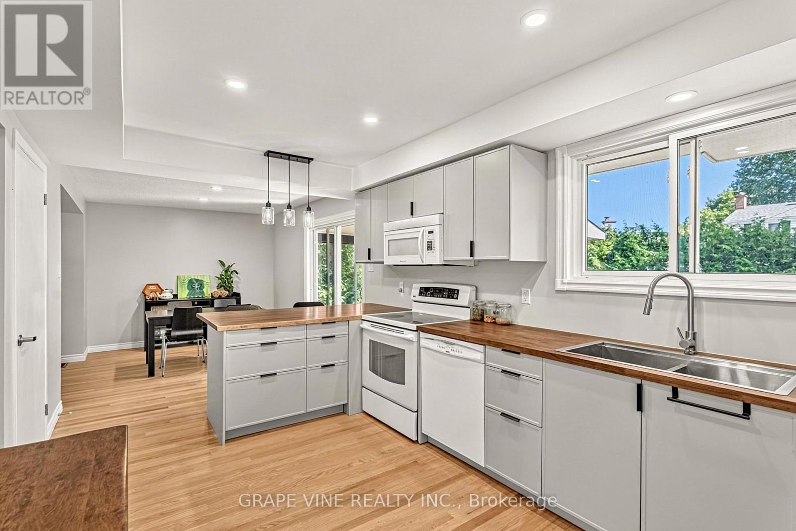 1323 Fernwood Drive, Ottawa, Ontario  K1V 7J8 - Photo 12 - X13788980