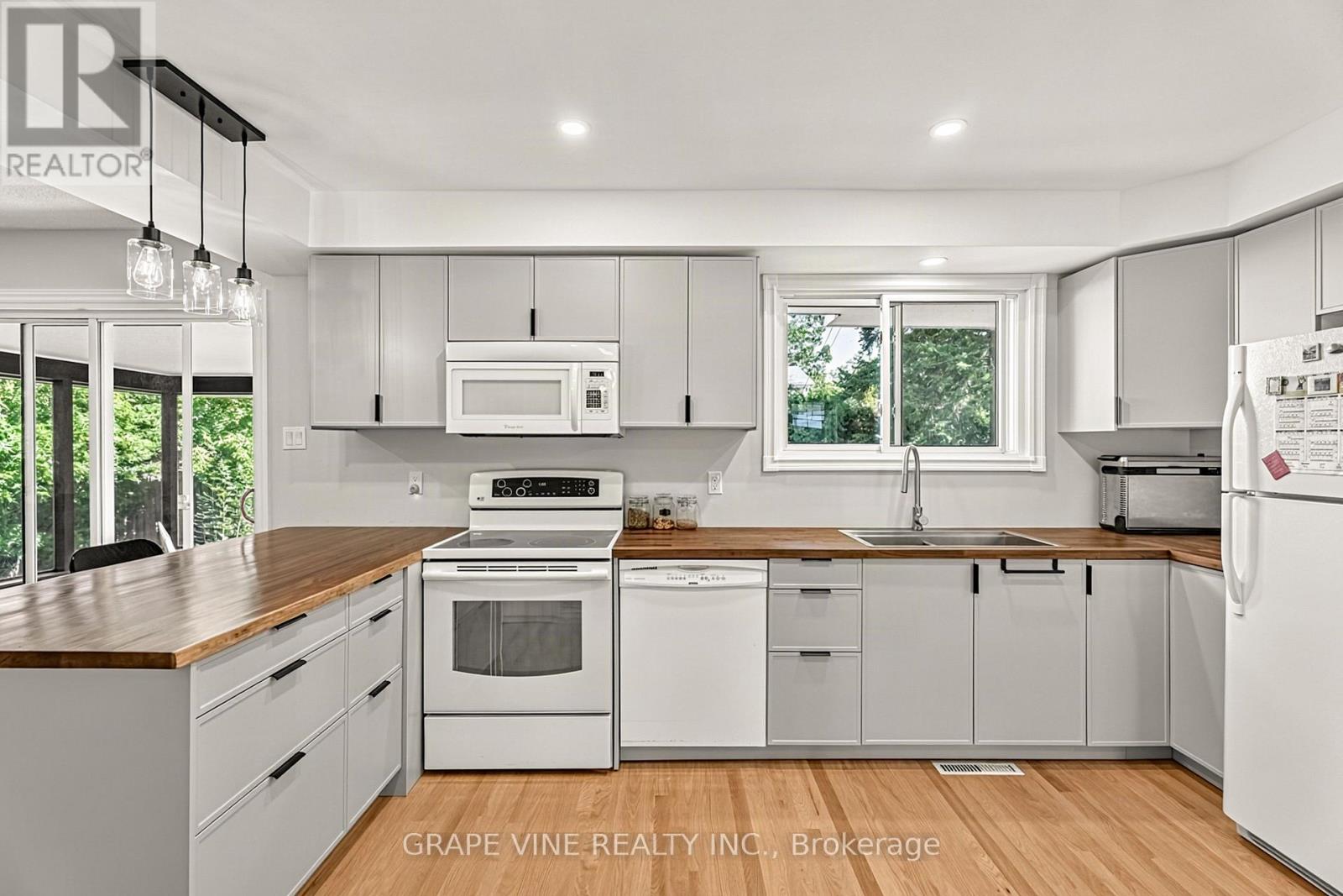 1323 Fernwood Drive, Ottawa, Ontario  K1V 7J8 - Photo 14 - X13788980