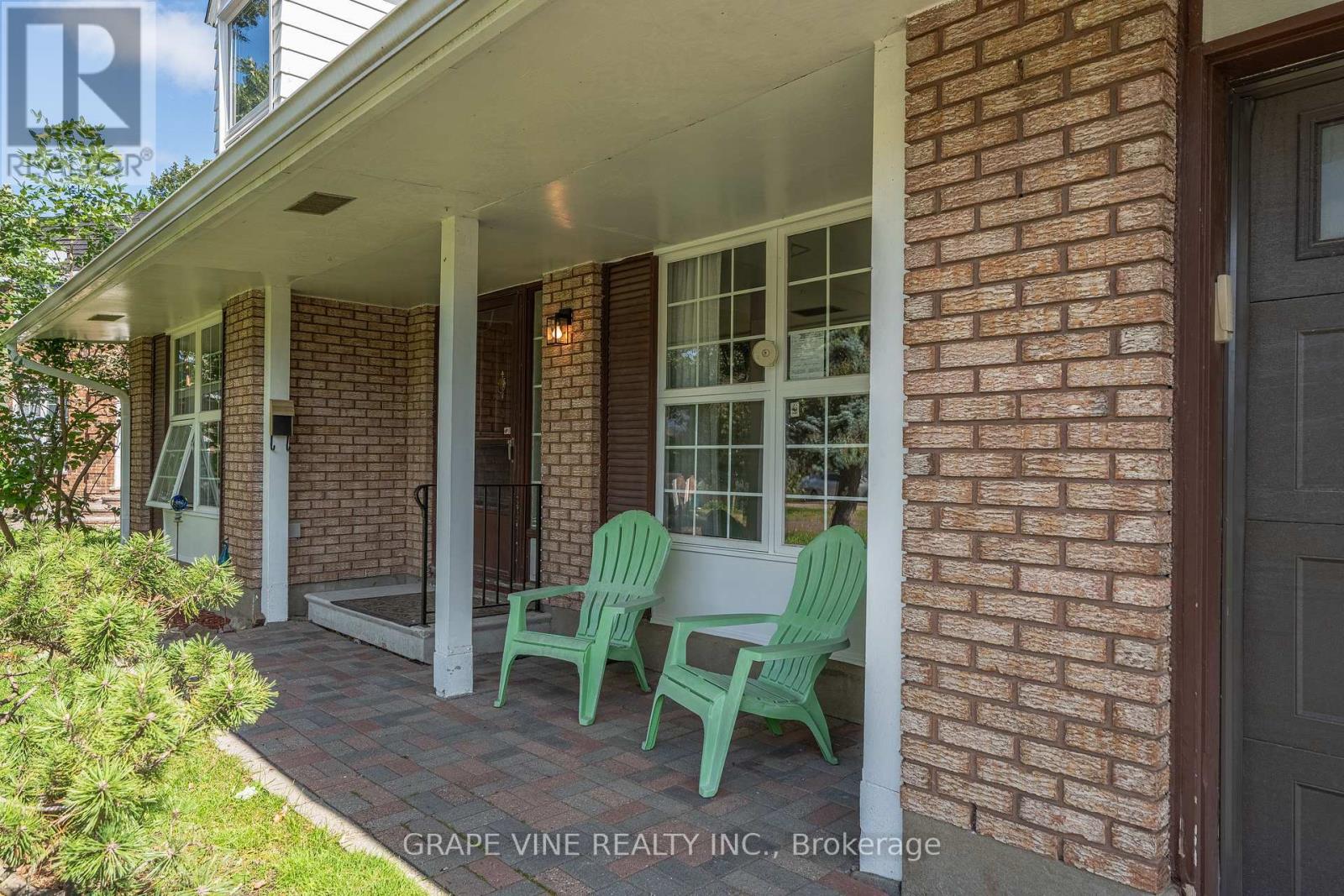 1323 Fernwood Drive, Ottawa, Ontario  K1V 7J8 - Photo 3 - X13788980