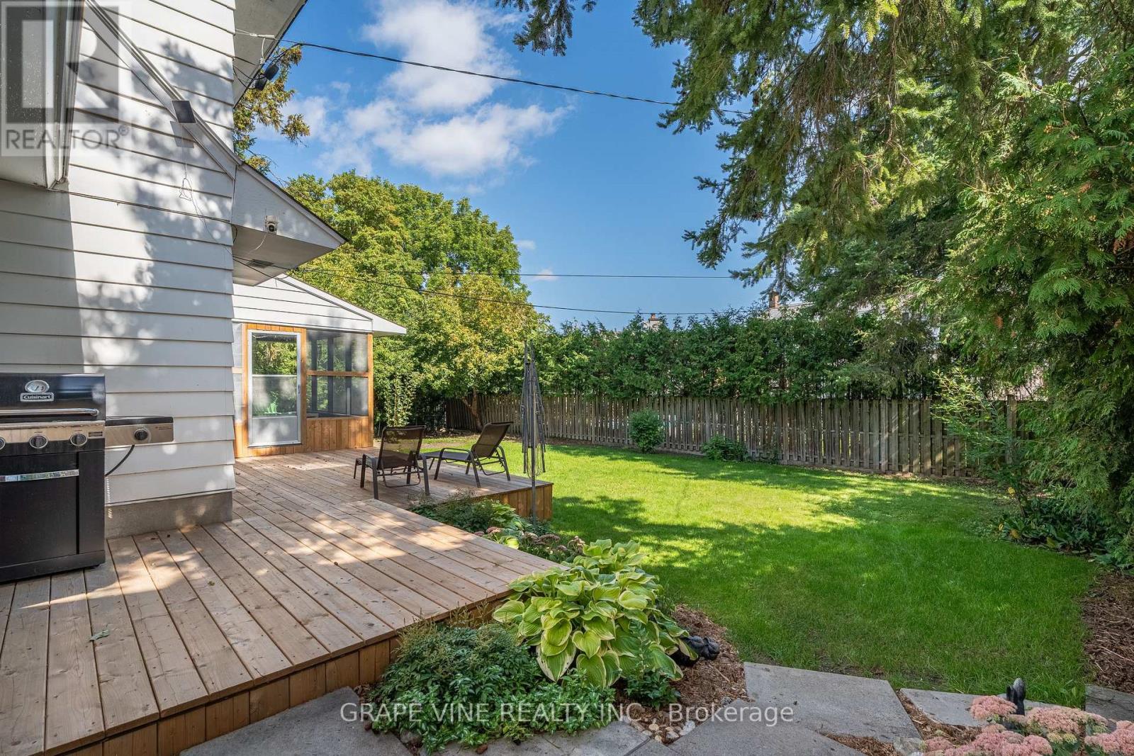 1323 Fernwood Drive, Ottawa, Ontario  K1V 7J8 - Photo 4 - X13788980