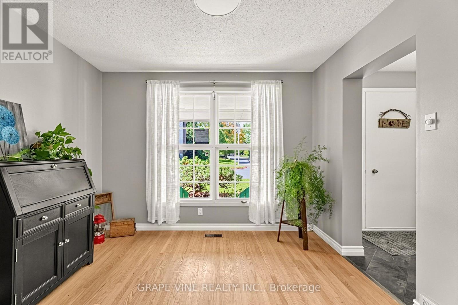 1323 Fernwood Drive, Ottawa, Ontario  K1V 7J8 - Photo 9 - X13788980