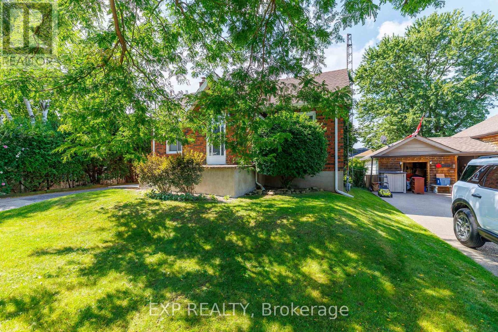 61 Marmora Street, St. Catharines (E. Chester), Ontario  L2P 3C2 - Photo 2 - X13788982