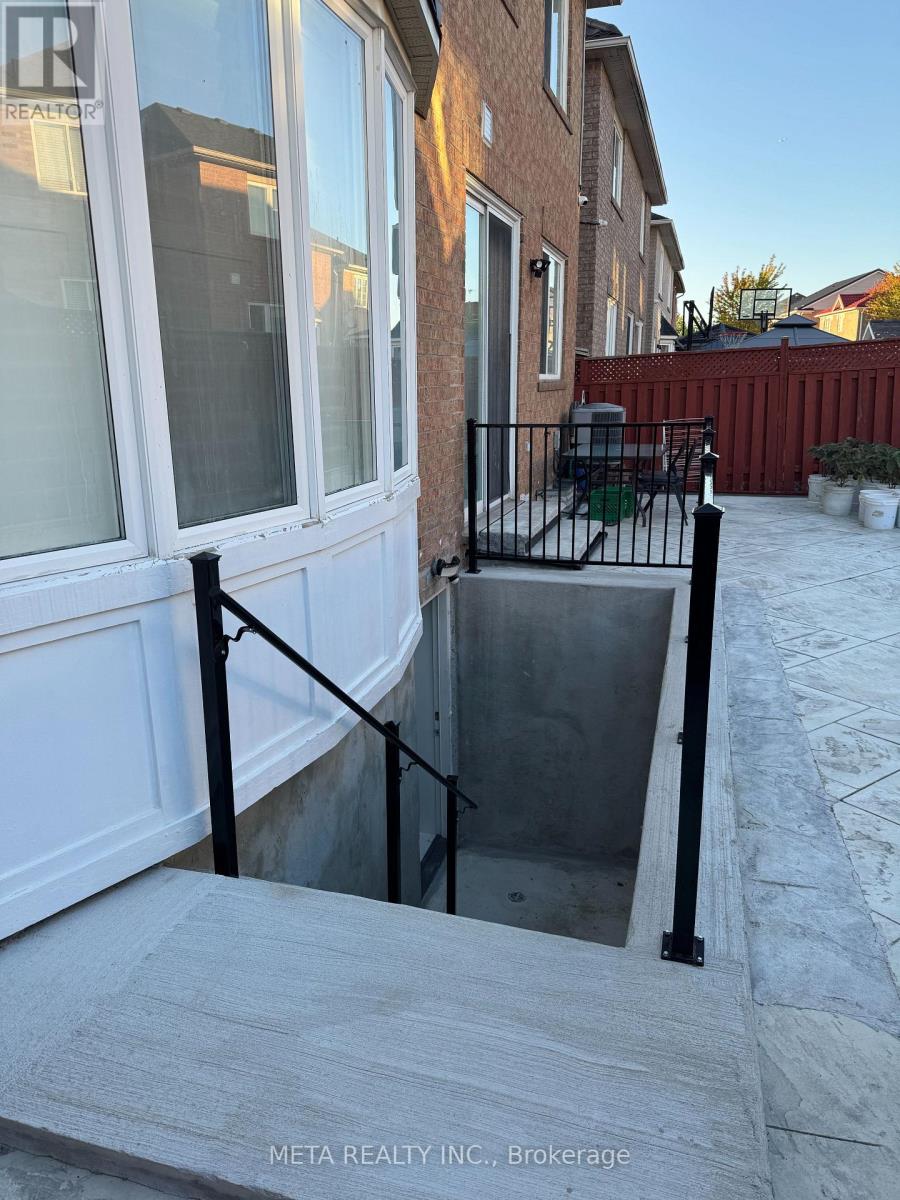 Bsmt - 29 Bald Eagle Avenue, Toronto (Rouge), Ontario  M1B 6E9 - Photo 4 - E13788948