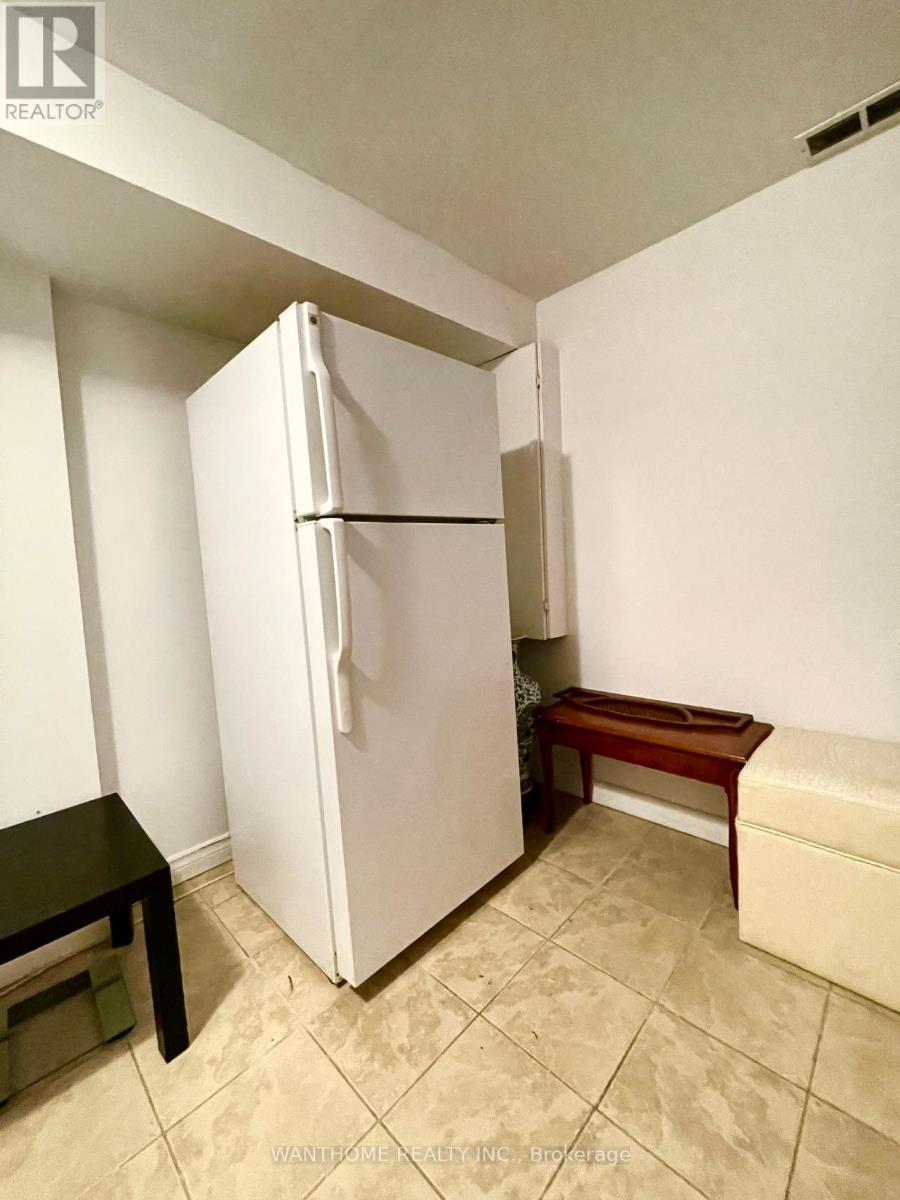 Bsmt - 82 Maresfield Drive, Toronto (Milliken), Ontario  M1V 2W9 - Photo 9 - E13789010