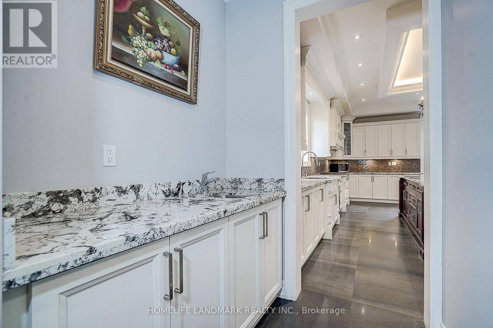 153 Lawrence Avenue, Richmond Hill (Harding), Ontario  L4C 1Z4 - Photo 10 - N13788978