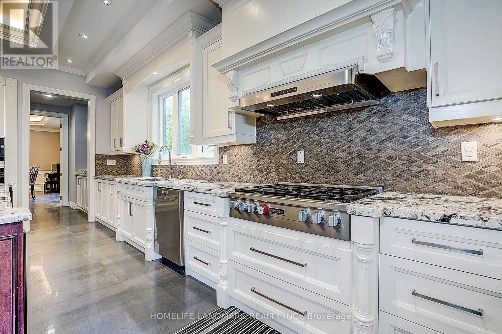153 Lawrence Avenue, Richmond Hill (Harding), Ontario  L4C 1Z4 - Photo 7 - N13788978