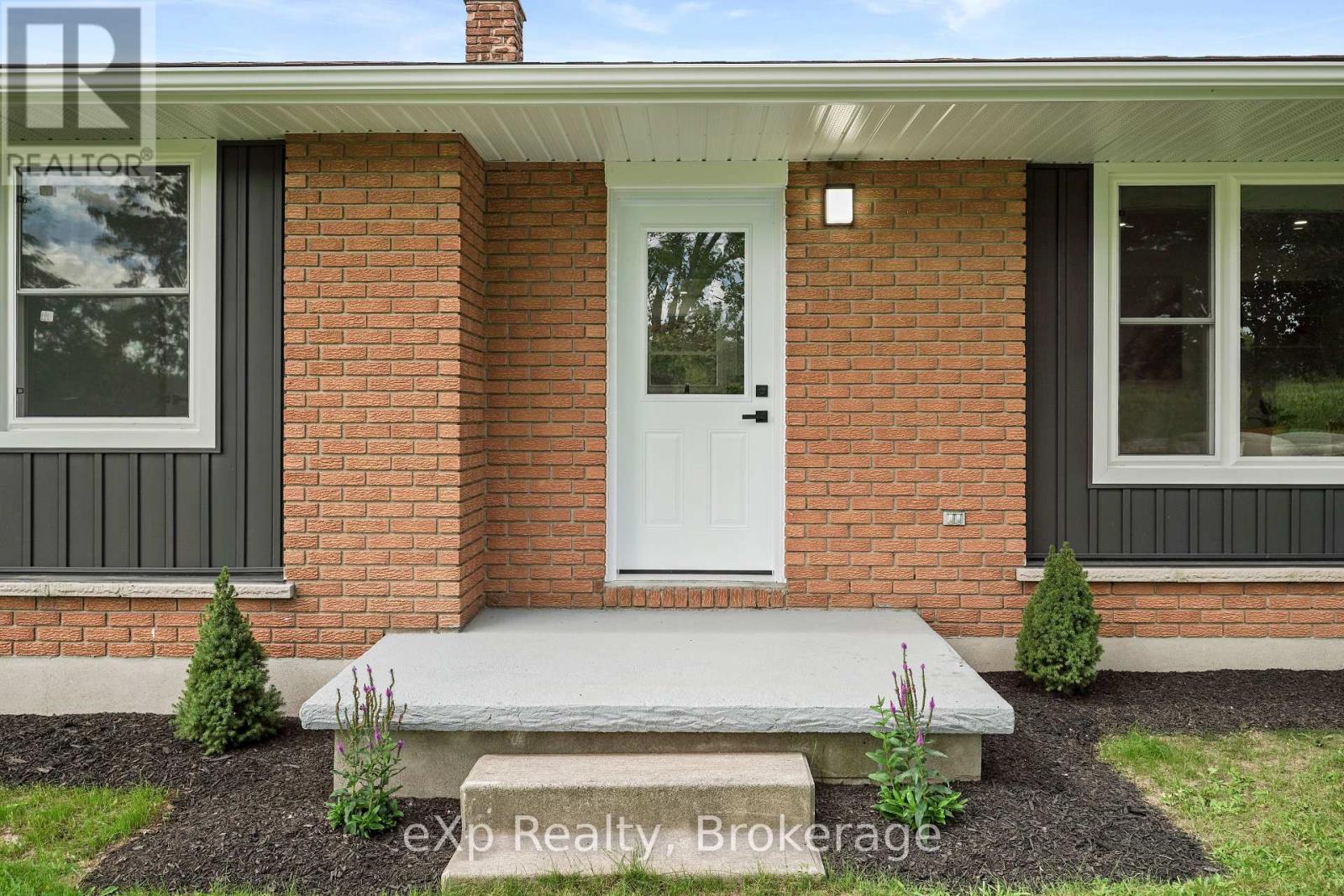 81827 Baseline Road, Central Huron, Ontario  N0M 2H0 - Photo 3 - X13788966