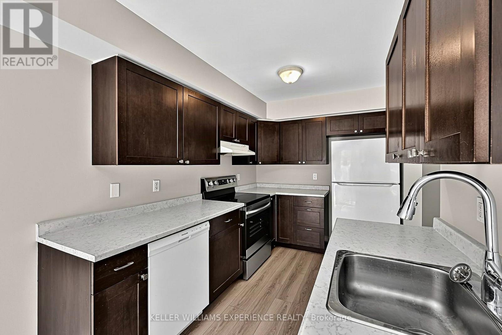 201 Stanley Street, Barrie, Ontario  L4M 6X9 - Photo 11 - S13779014