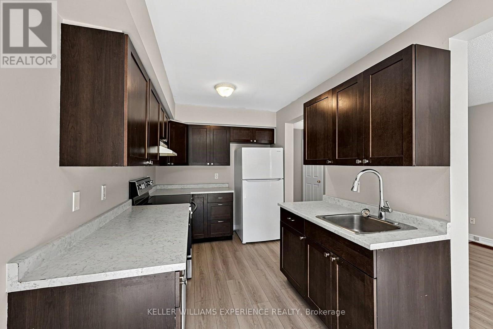 201 Stanley Street, Barrie, Ontario  L4M 6X9 - Photo 10 - S13779014