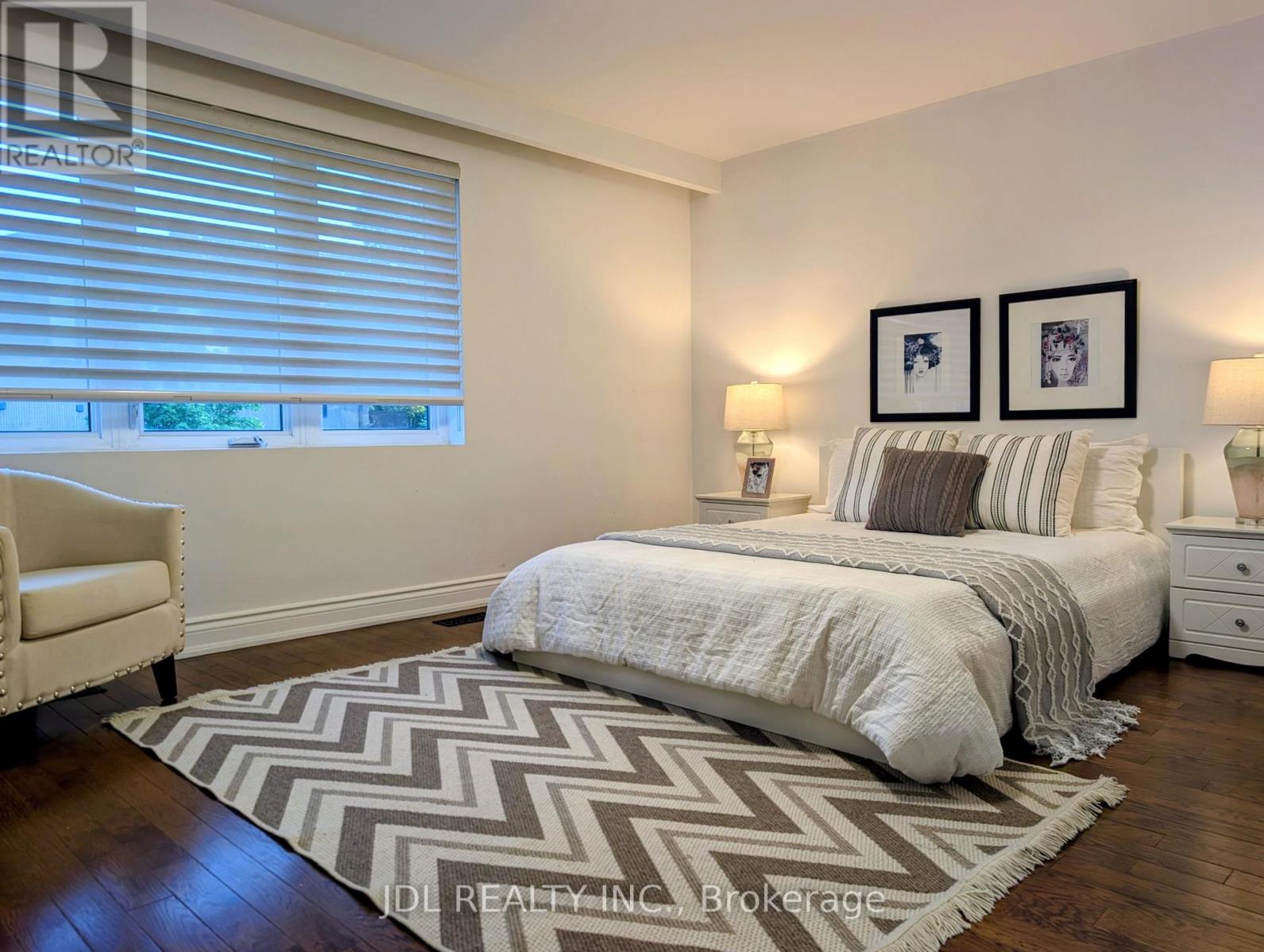 32 Ashmount Crescent, Toronto, Ontario  M9R 1C7 - Photo 15 - W13788960