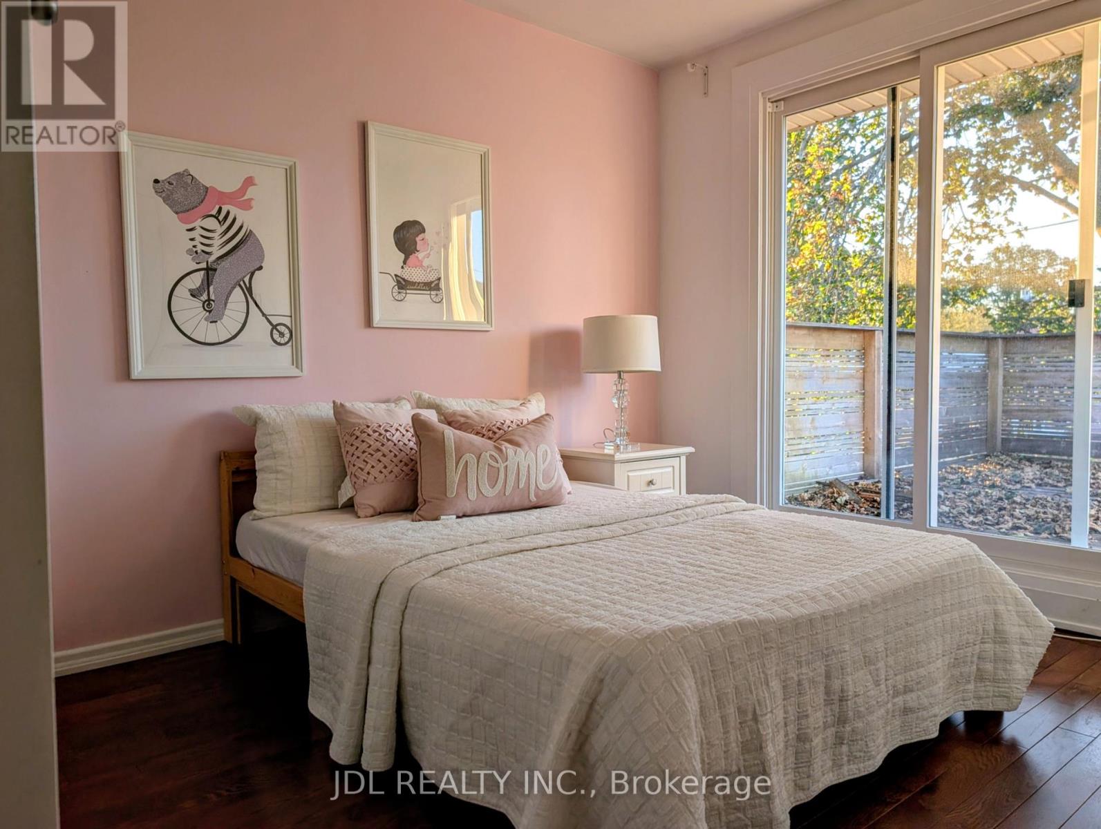 32 Ashmount Crescent, Toronto, Ontario  M9R 1C7 - Photo 16 - W13788960