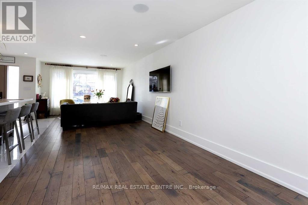 814 Eaglemount Crescent, Mississauga, Ontario  L5C 1N9 - Photo 12 - W13788998