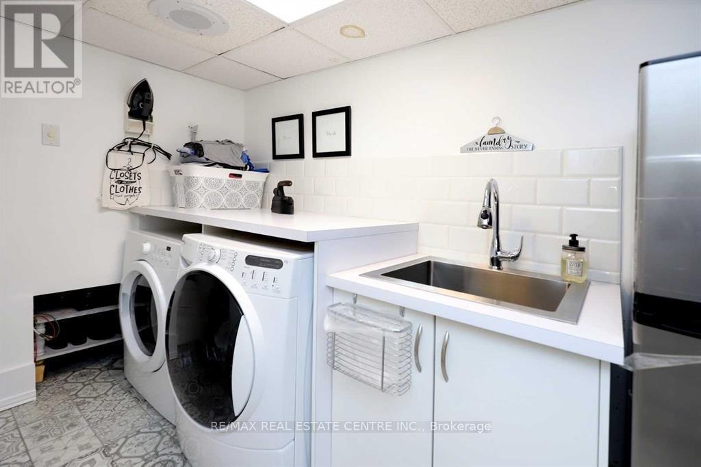 814 Eaglemount Crescent, Mississauga, Ontario  L5C 1N9 - Photo 20 - W13788998