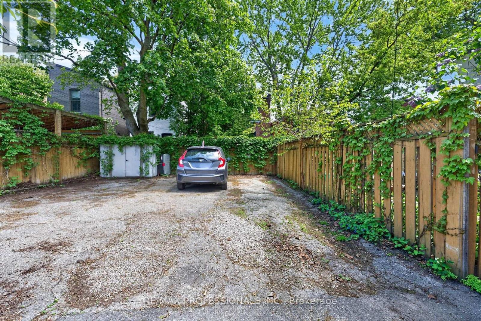 2 Afton Avenue, Toronto, Ontario  M6J 1R7 - Photo 46 - C13787578