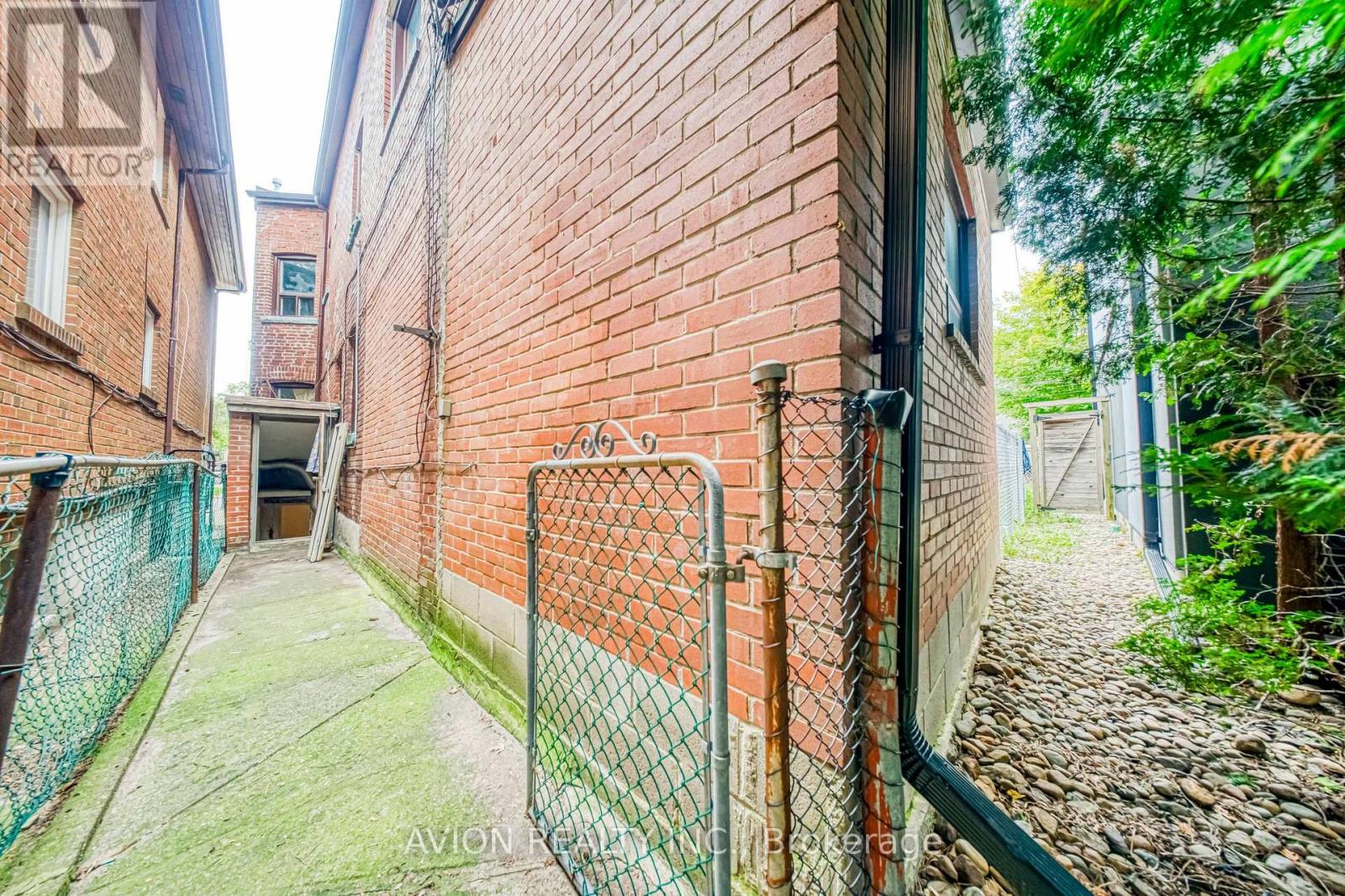 54 Ryerson Avenue, Toronto, Ontario  M5T 2P5 - Photo 35 - C13783068