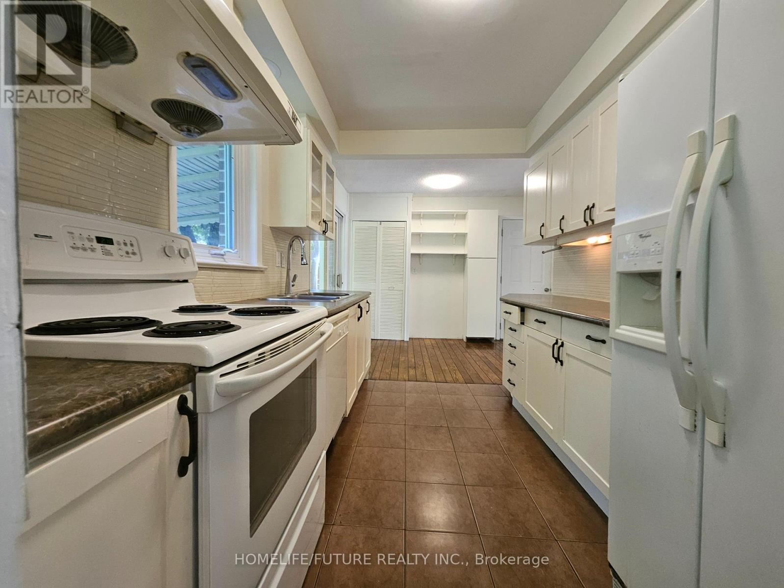 27 Ringwood Crescent, Toronto, Ontario  M2J 1C8 - Photo 3 - C13788878