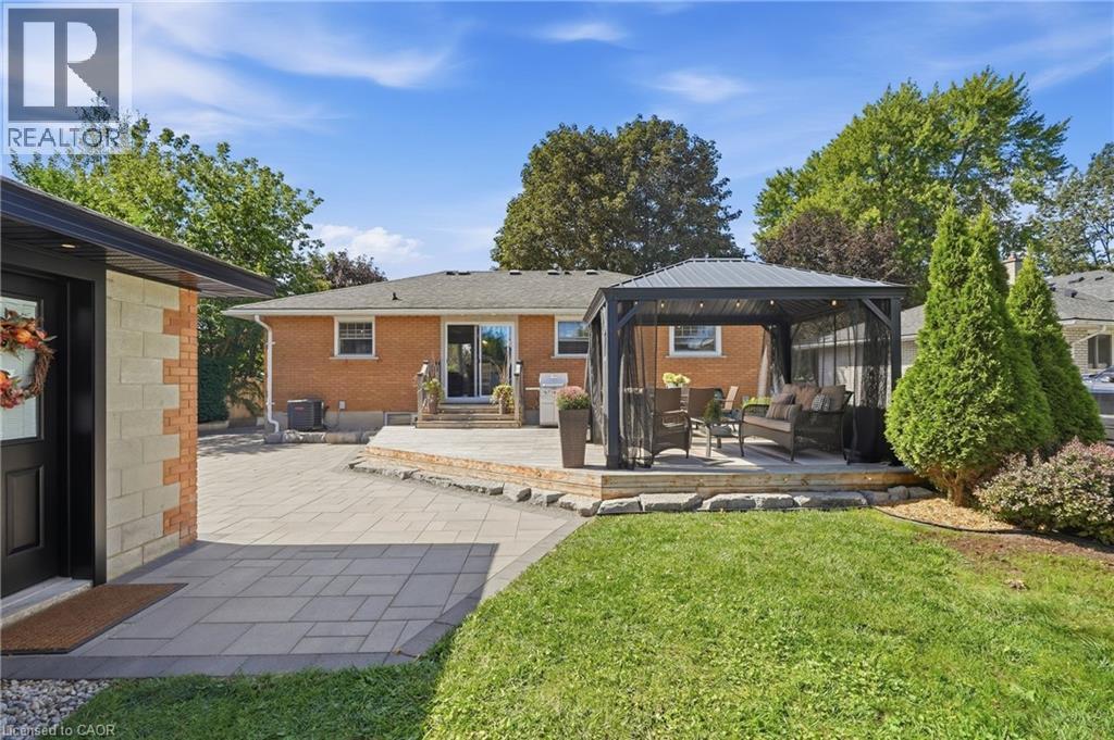 15 Linton Place, Kitchener, Ontario  N2B 2K1 - Photo 42 - 40862024