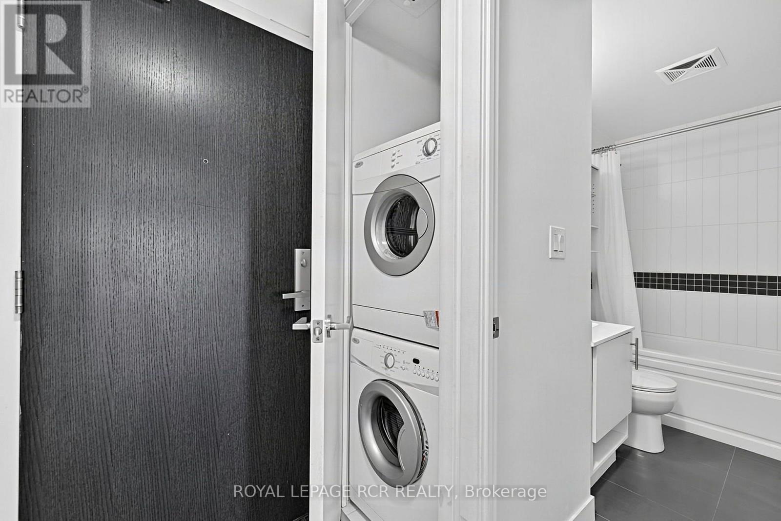1022 - 165 Legion Road N, Toronto, Ontario M8Y 0B3 - Photo 14 - W13789030