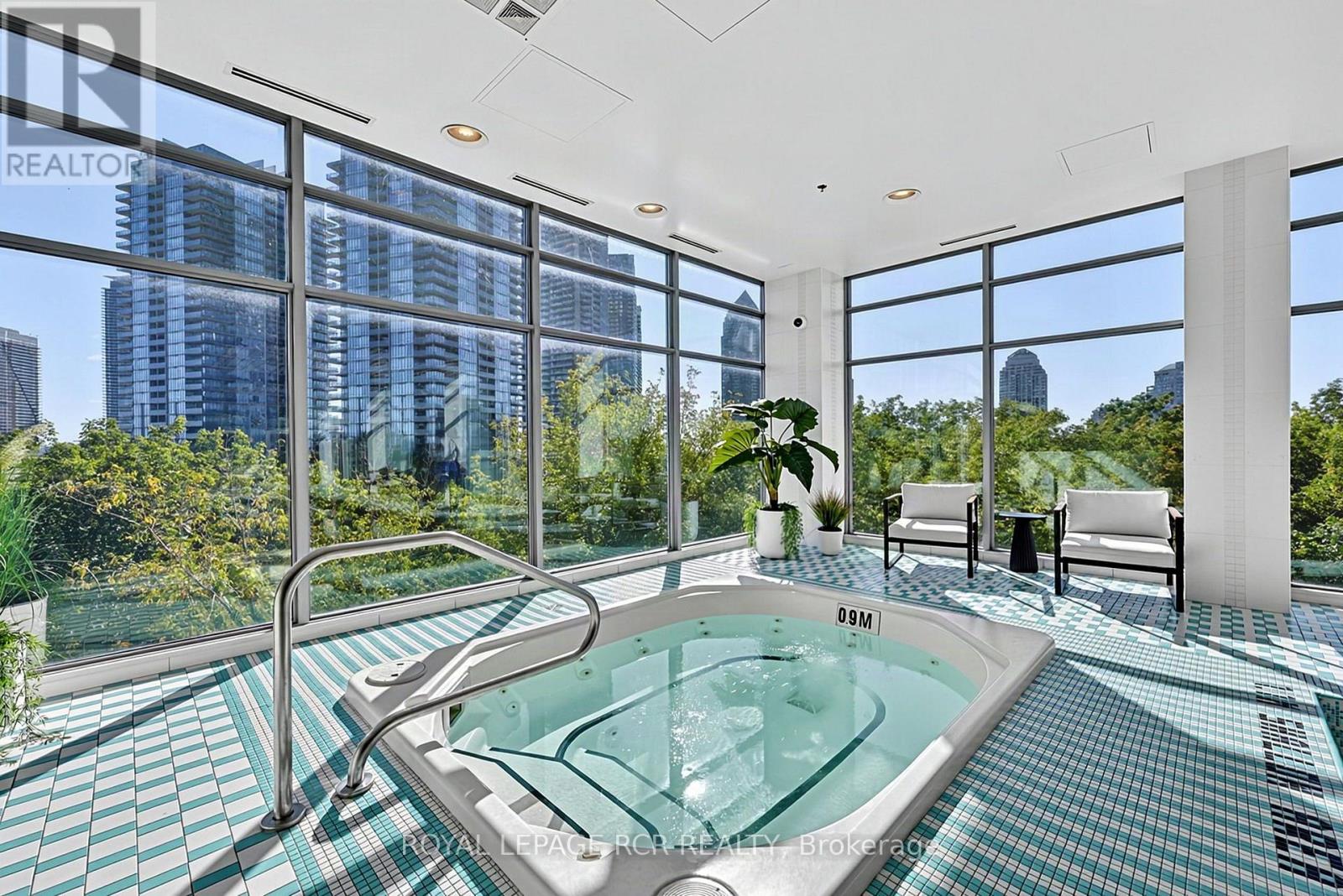1022 - 165 Legion Road N, Toronto, Ontario M8Y 0B3 - Photo 35 - W13789030
