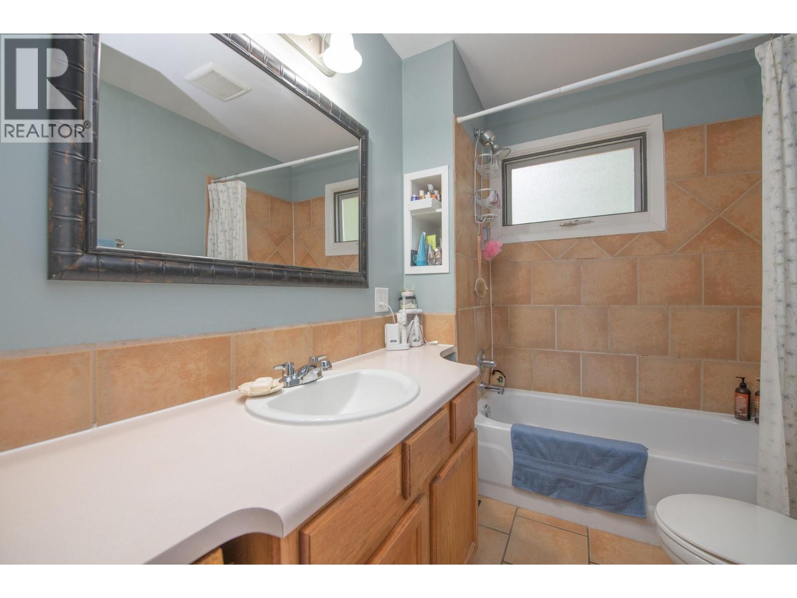 12005 Kalamalka Road, Coldstream, British Columbia  V1B 1M3 - Photo 10 - 10400419