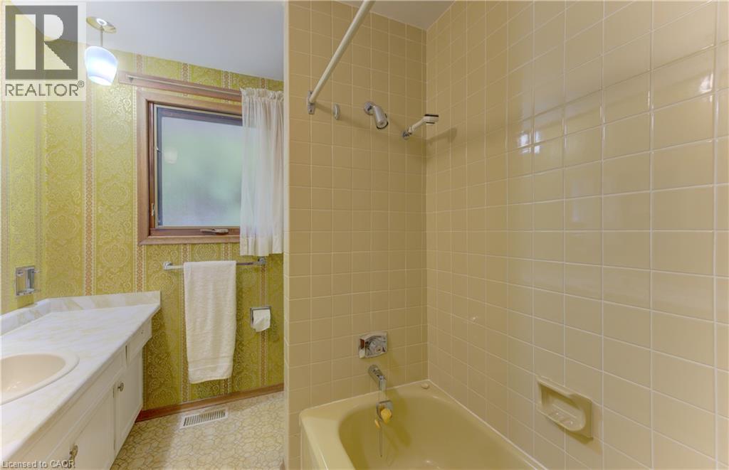 350 Coleridge Place, Waterloo, Ontario  N2L 2V8 - Photo 22 - 40862580
