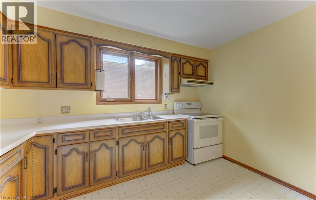 350 Coleridge Place, Waterloo, Ontario  N2L 2V8 - Photo 18 - 40862580