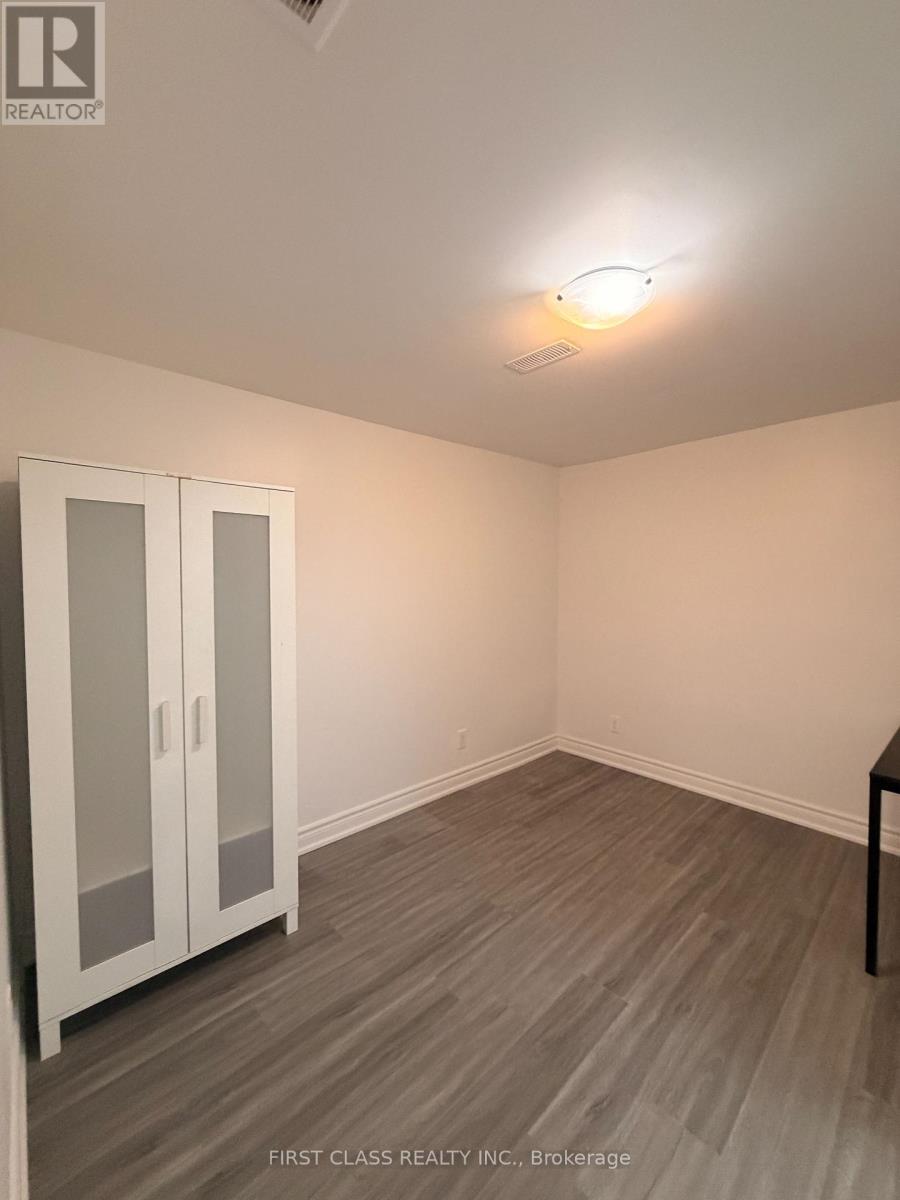 Lower - 55 Huron Street, Toronto, Ontario  M5T 2A6 - Photo 12 - C13789066