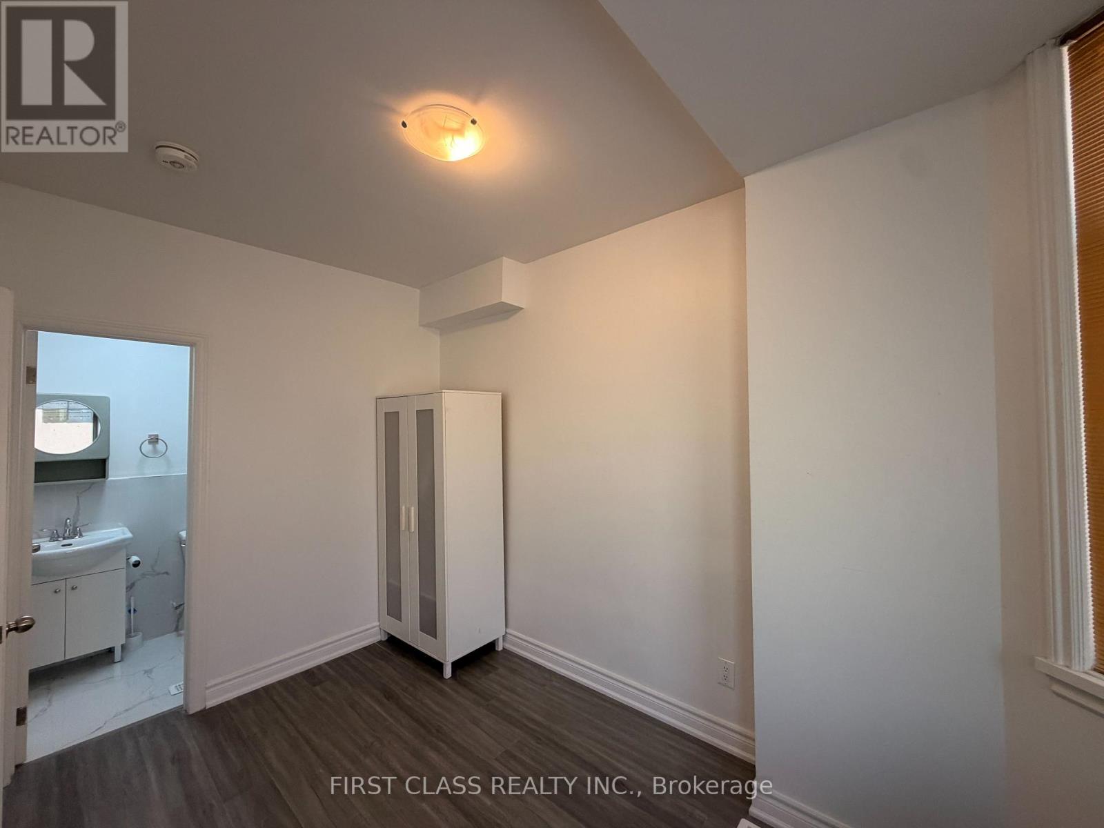 Lower - 55 Huron Street, Toronto, Ontario  M5T 2A6 - Photo 13 - C13789066