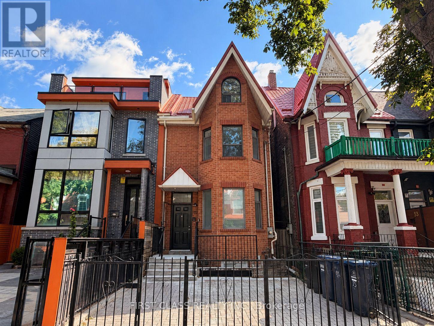 Lower - 55 Huron Street, Toronto, Ontario  M5T 2A6 - Photo 21 - C13789066