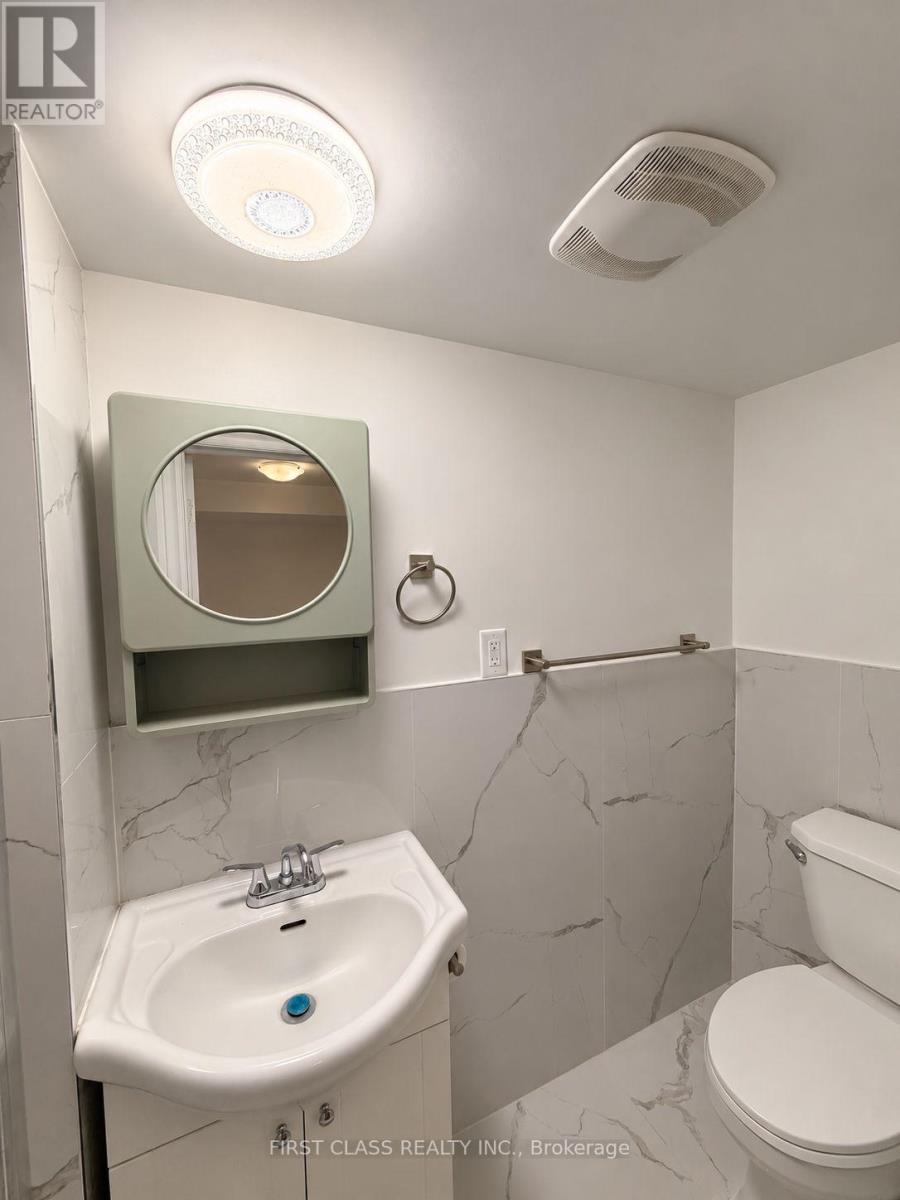 Lower - 55 Huron Street, Toronto, Ontario  M5T 2A6 - Photo 9 - C13789066