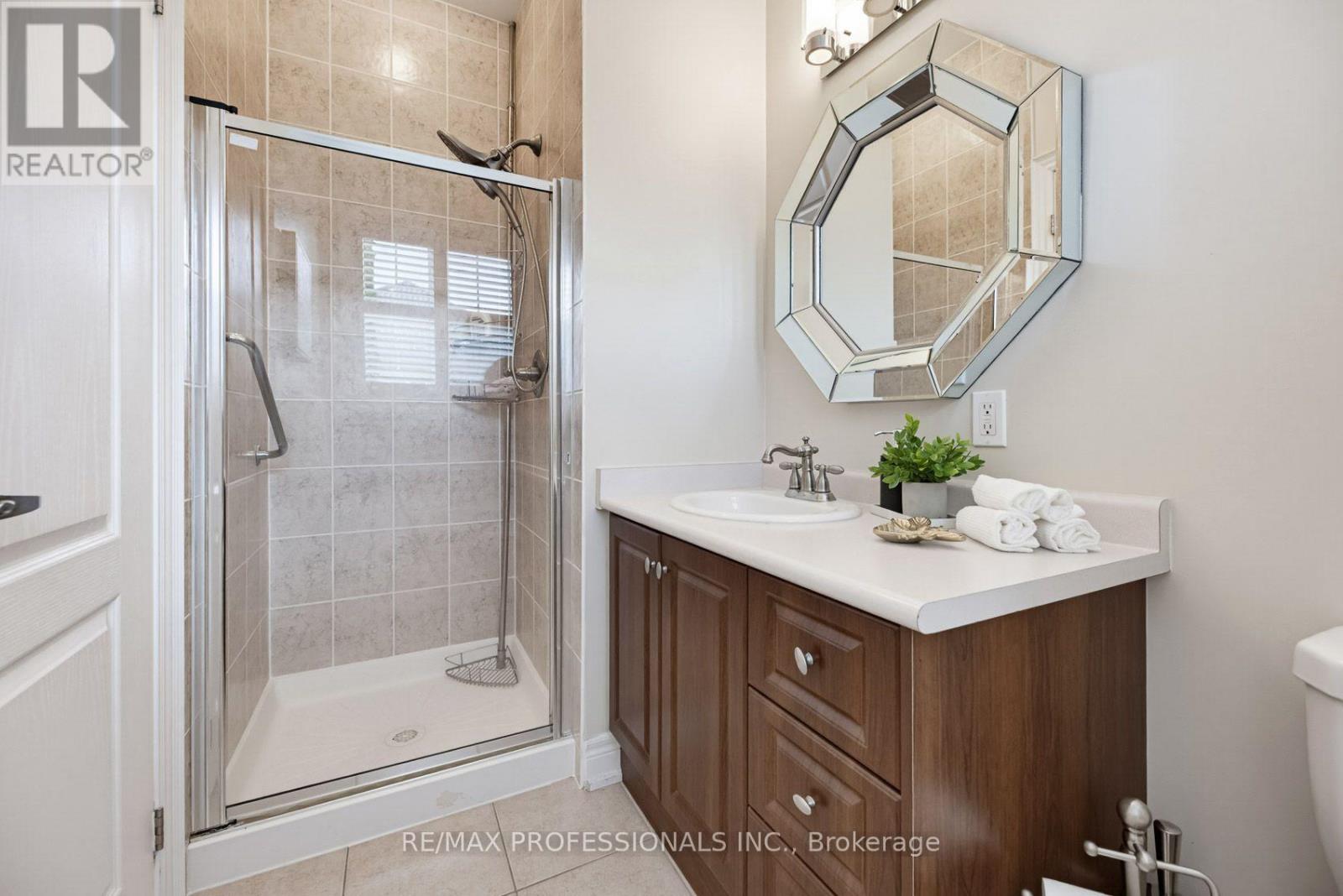 120 Isernia Crescent, Vaughan, Ontario  L4H 2Y9 - Photo 23 - N13789040