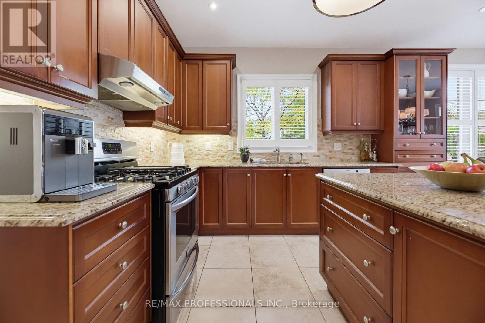 120 Isernia Crescent, Vaughan, Ontario  L4H 2Y9 - Photo 25 - N13789040