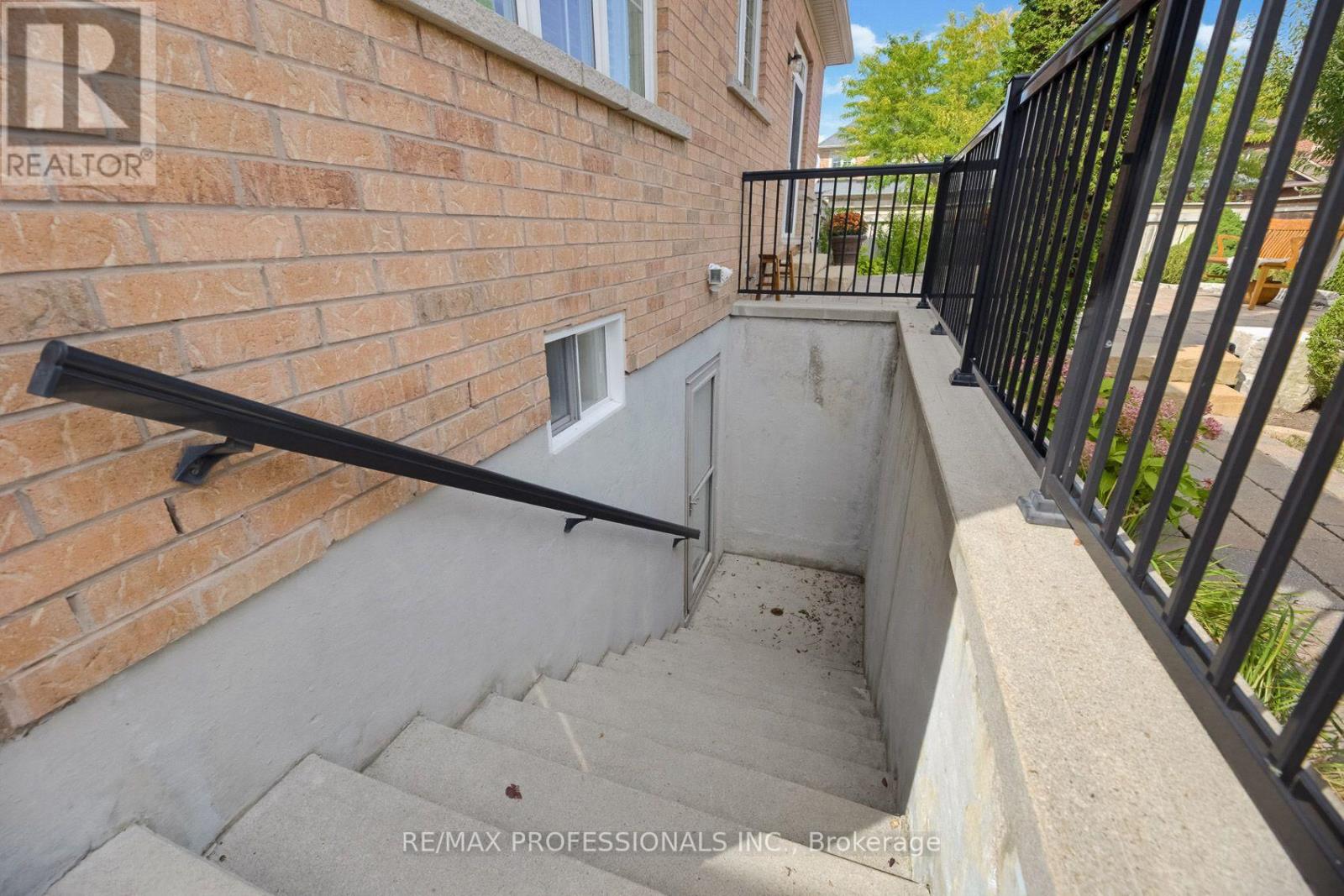 120 Isernia Crescent, Vaughan, Ontario  L4H 2Y9 - Photo 39 - N13789040