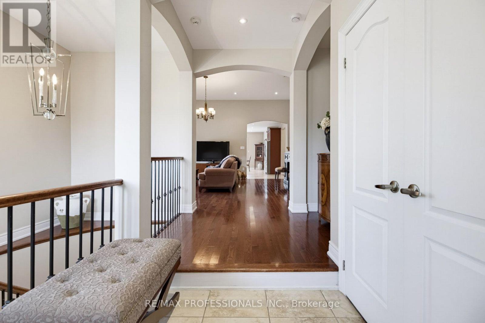 120 Isernia Crescent, Vaughan, Ontario  L4H 2Y9 - Photo 9 - N13789040