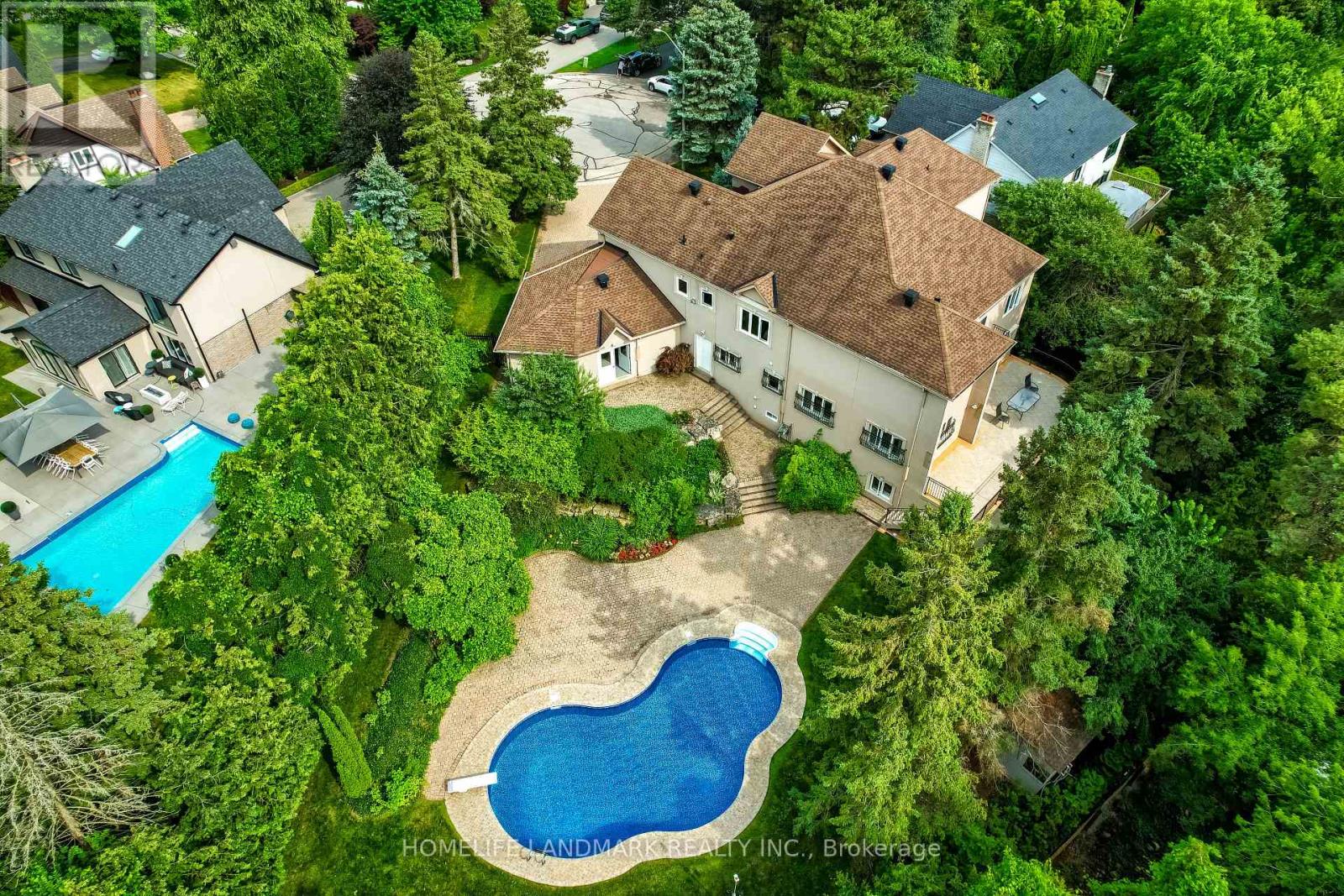 14 MEADOW HEIGHTS COURT, Vaughan, Ontario