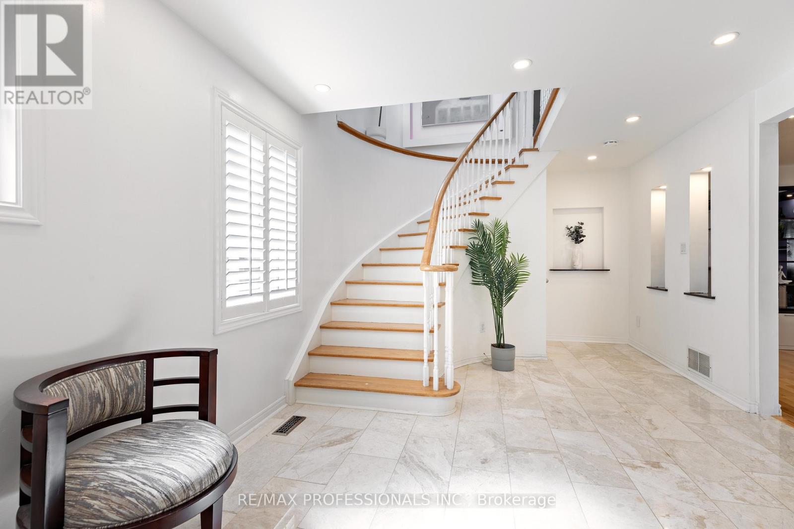 1259 Underwood Drive, Mississauga, Ontario  L4W 3M9 - Photo 19 - W13789050