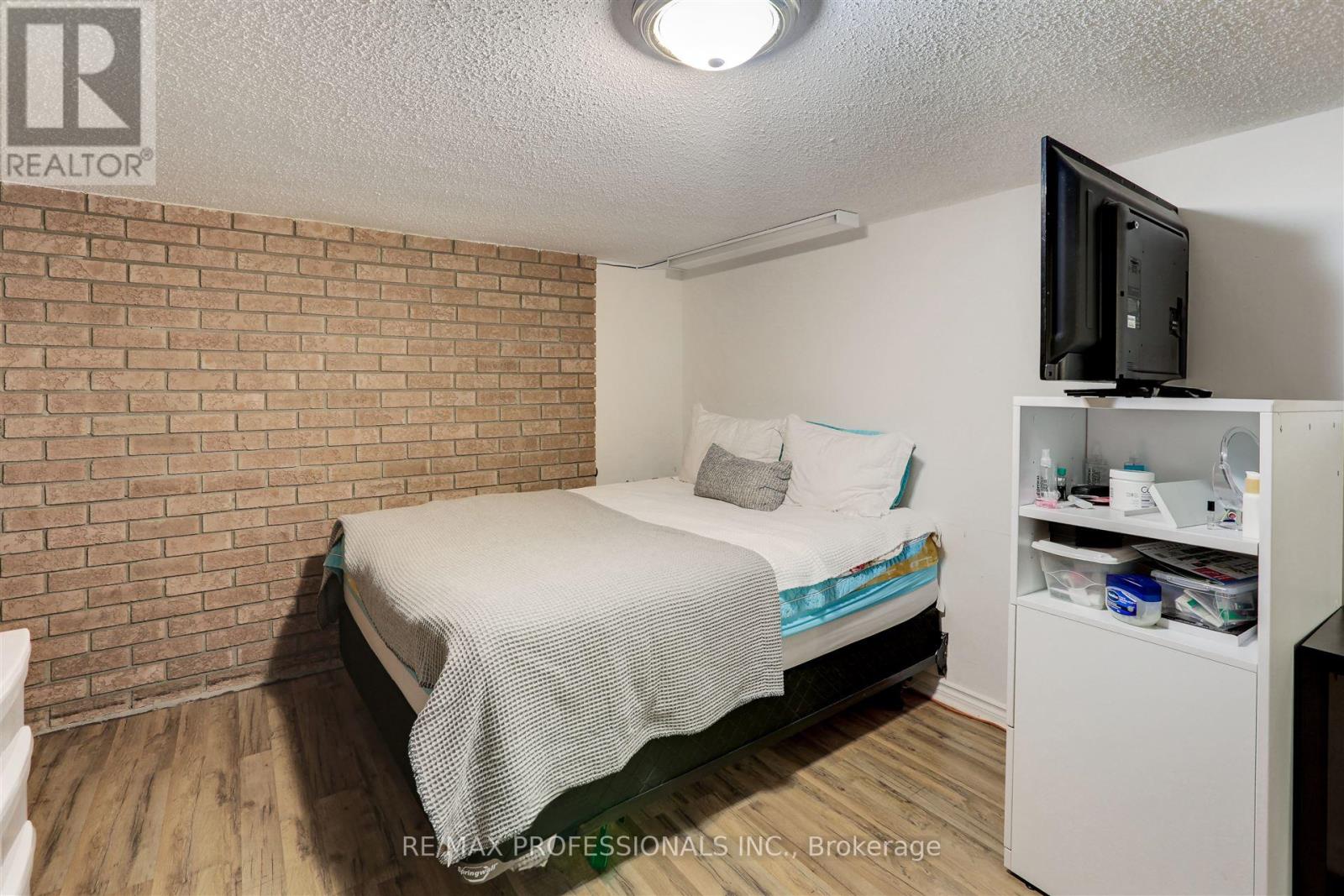 1259 Underwood Drive, Mississauga, Ontario  L4W 3M9 - Photo 30 - W13789050