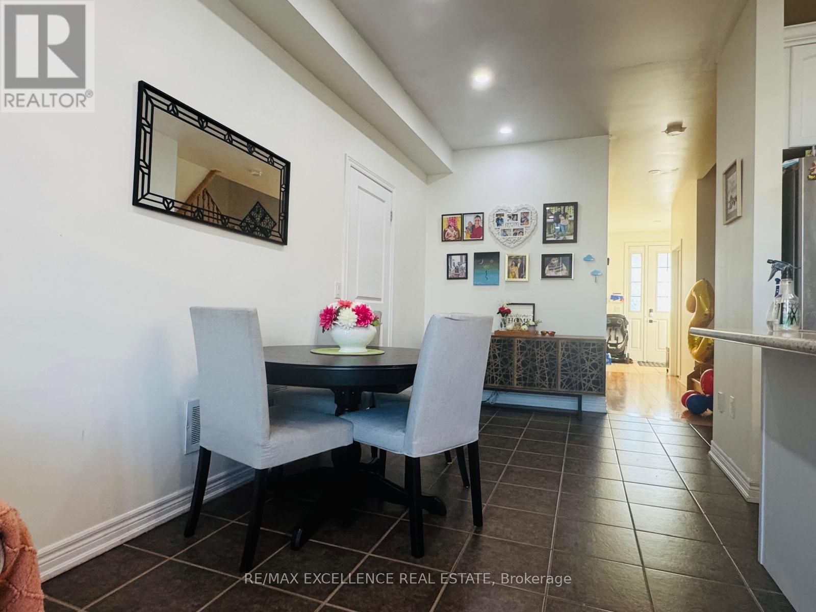 37 Dufay Road, Brampton, Ontario  L7A 4A2 - Photo 4 - W13789072