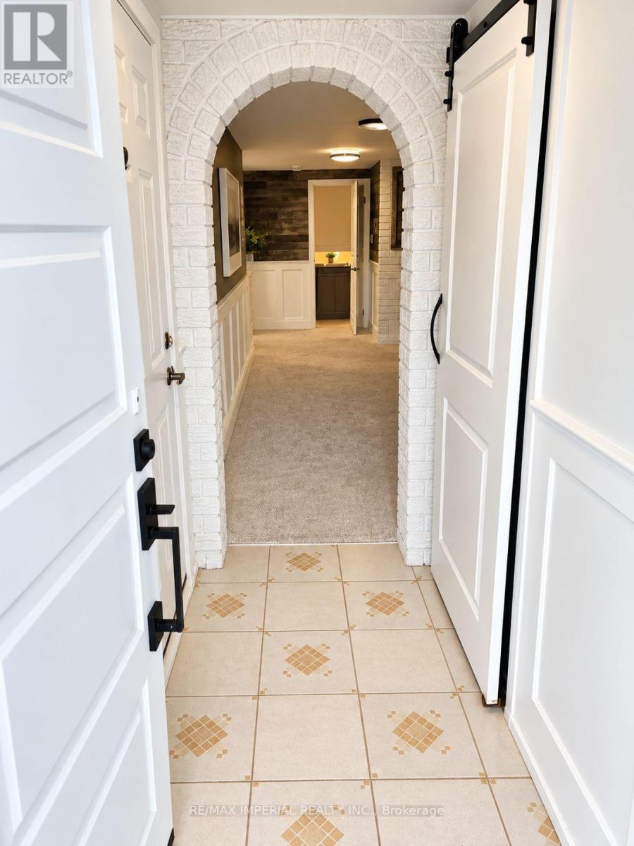 Lower Unit - 462 Fergo Avenue, Mississauga, Ontario  L5B 2J3 - Photo 3 - W13789076