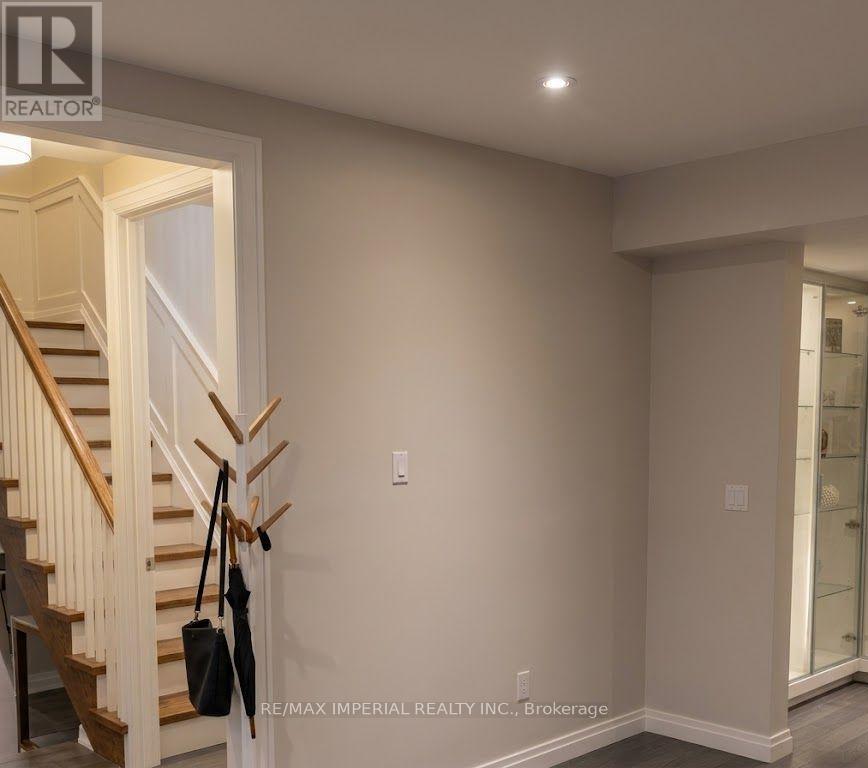 Lower Unit - 462 Fergo Avenue, Mississauga, Ontario  L5B 2J3 - Photo 7 - W13789076